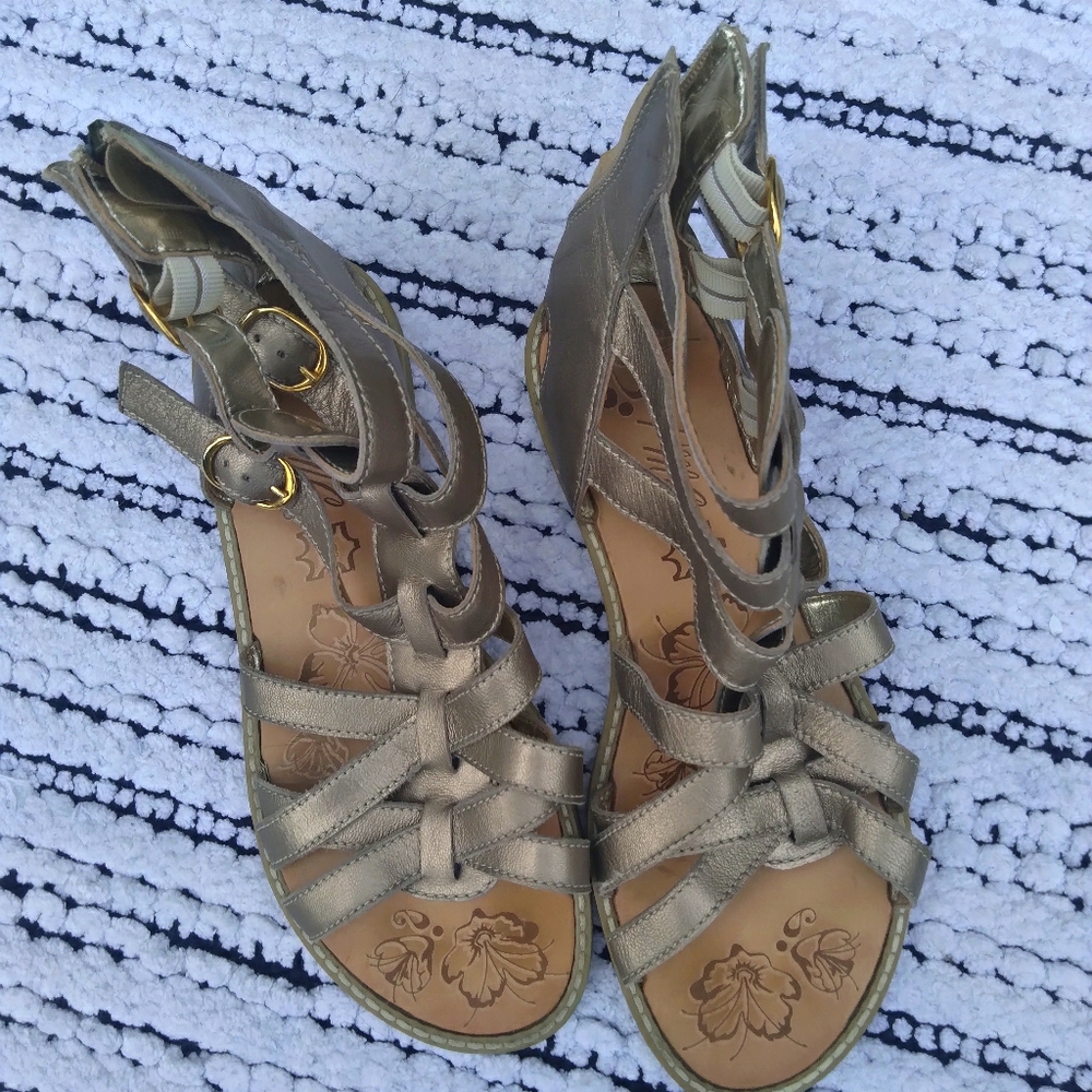 Women dress shoes